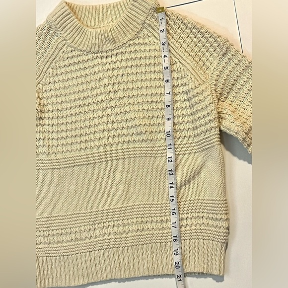 Universal Thread Women’s Cream Knit Warm Cozy Sweater Size Small - Picture 6 of 14